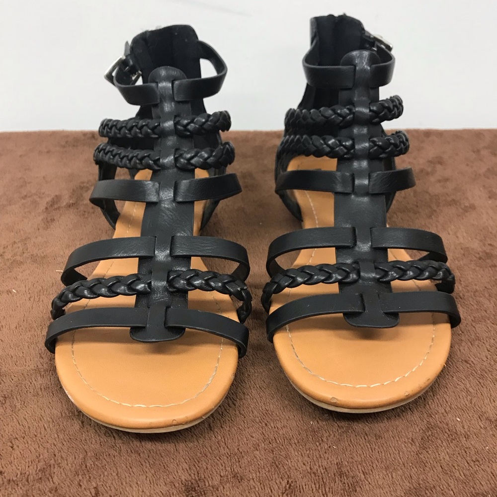 Unr8ed size 6.5 black sandal zippered back